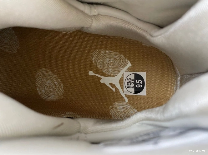 One Kick Jordan Retro Champagne 8 832821-030 0807